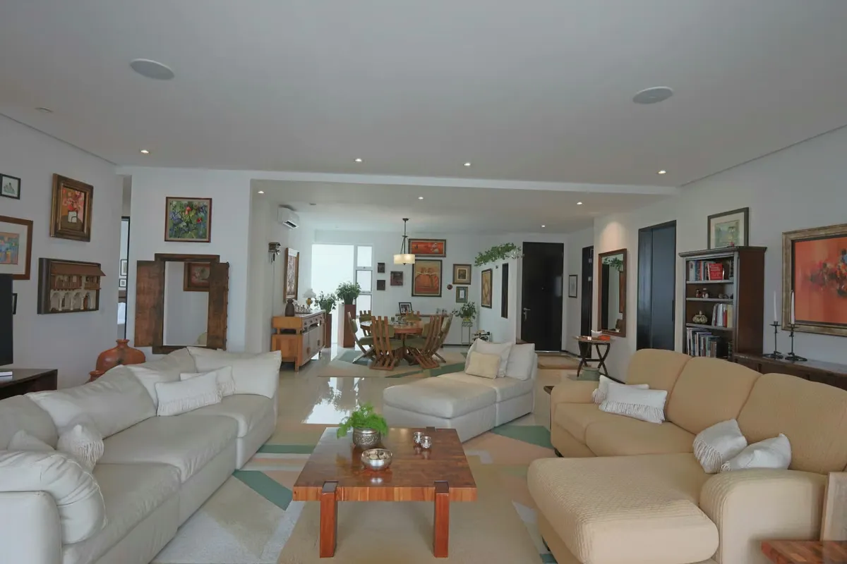 Spacious Apartment for Sale in Santa Ana