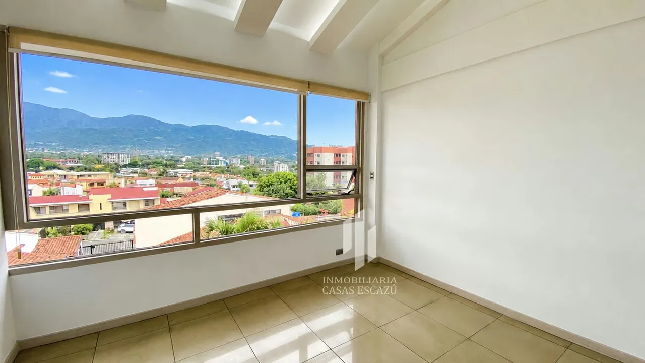 Apartment in Building for Sale, Trejos Montealegre, A / C, near Corporate Centres
