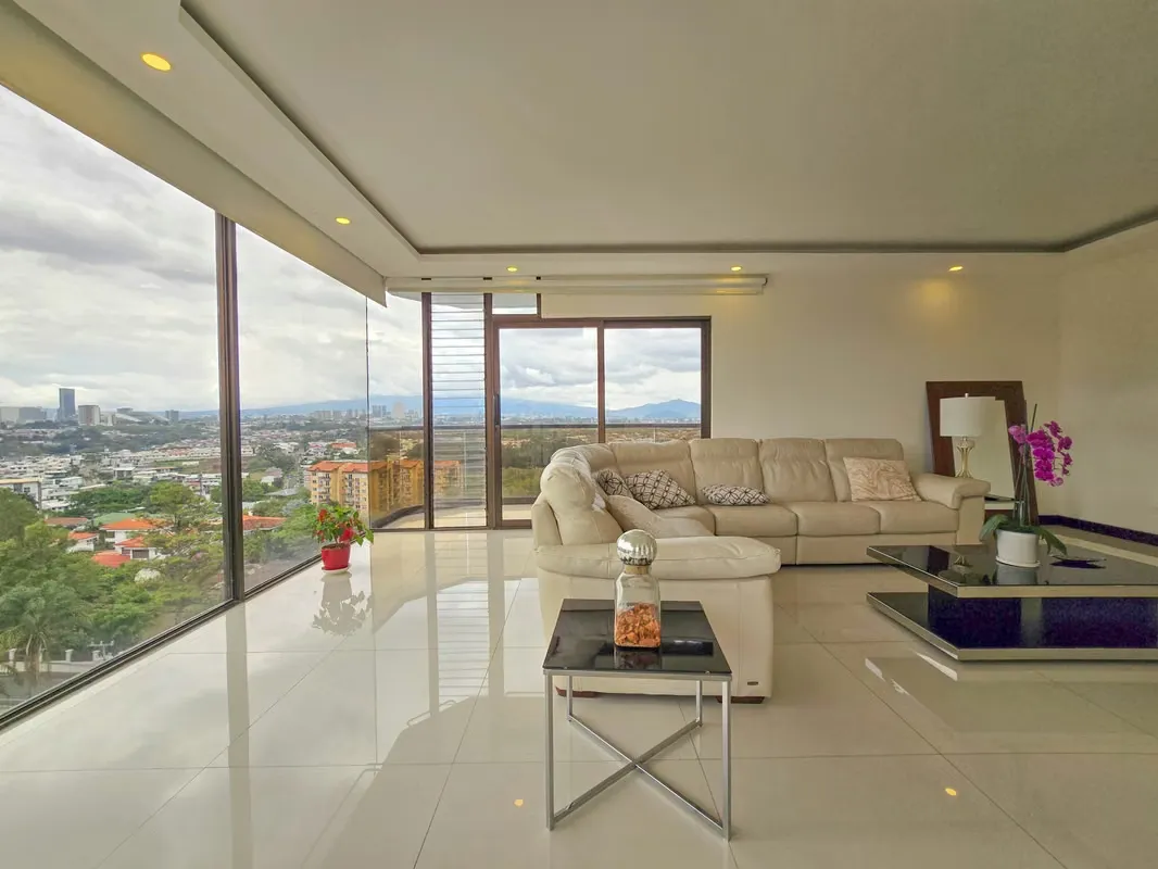 PENTHOUSE DE 3 HABIT. CON FULL VISTAS EN BELLO HORIZONTE ESCAZU