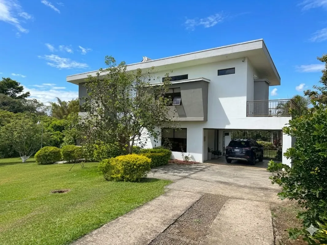 Venta de Casa en San Pedro de Barva de Heredia