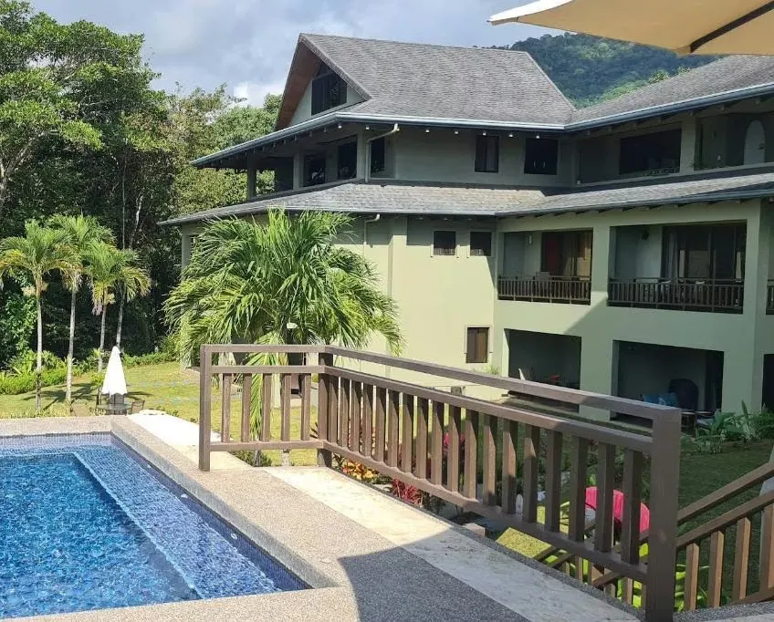 Apartamento Frente al Mar en Dominicalito, Bahía Ballena — $293,135