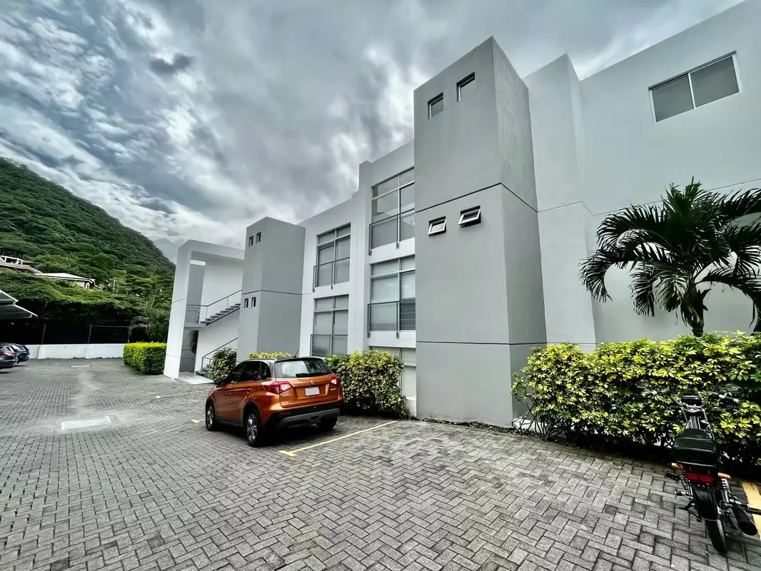 RIO ORO SANTA ANA! AMPLIO APARTAMENTO DE 103m2 2HAB/2BAÑOS/2PARQUEOS