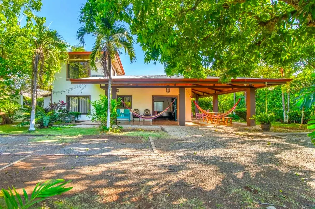 VENTA de Quinta en Guanacaste con Piscina y Uso Mixto –Santa Cruz- 27 de Abril