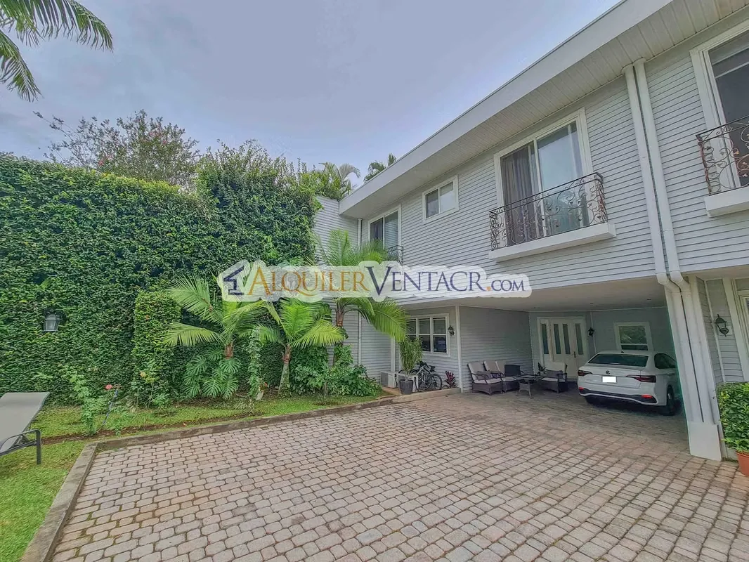 CONDOMINIO DE 311 M2 EN TREJOS MONTEALEGRE X AVENIDA ESCAZU