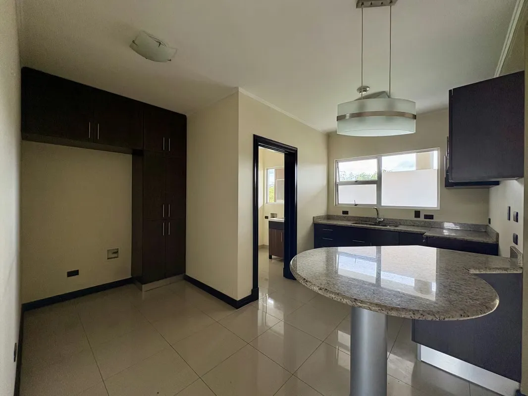 Venta de apartamento en Curridabat Freses | 2 hab | Condominio | F 579