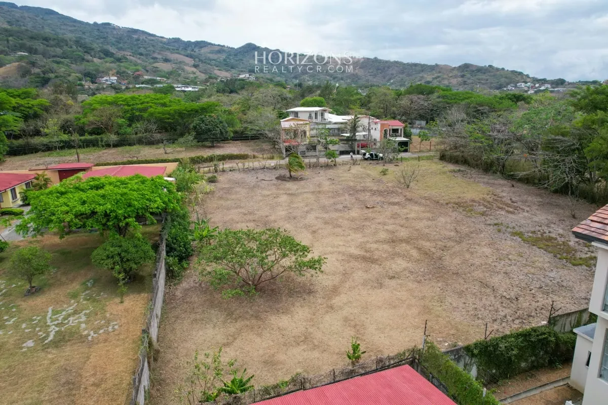 Lote 2000m2 en Piedades Santa Ana Con Fácil Acceso a Ruta 27 NJA1235