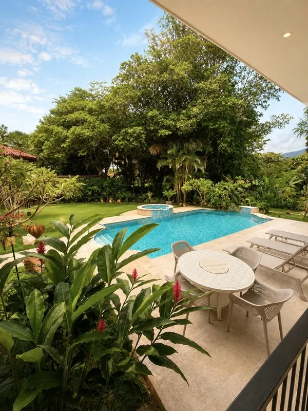 1.300 m² de lote | 850 m² de construcción | Totalmente remodelada en 2026 | Frente al campo de golf