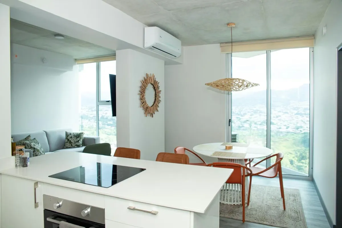 Se vende apartamento con hermosa vista a las montañas en Secrt Sabana