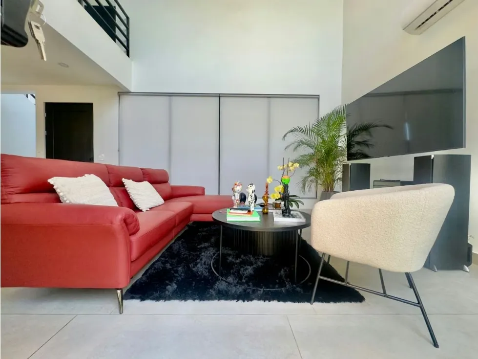 La ubicación de esta casa es estratégica: 5 min de Escazu Village, 5 min de Walmart, 7 min de Auto Mercado, 10 min de escuelas privadas y ...