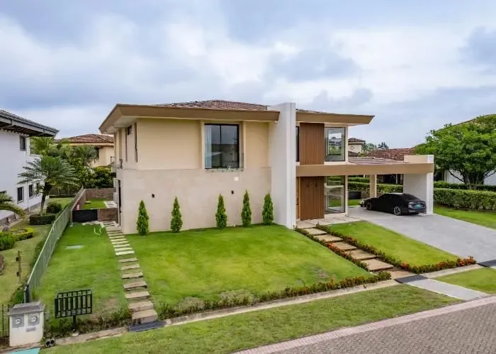 Hacienda Los Reyes, La Guacima, Alajuela – 4DOR/5BA - 510 m2 - Llave en Mano