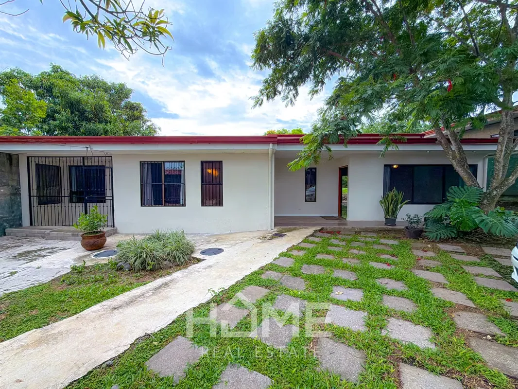 Big house for rent in Brazil de Mora Santa Ana