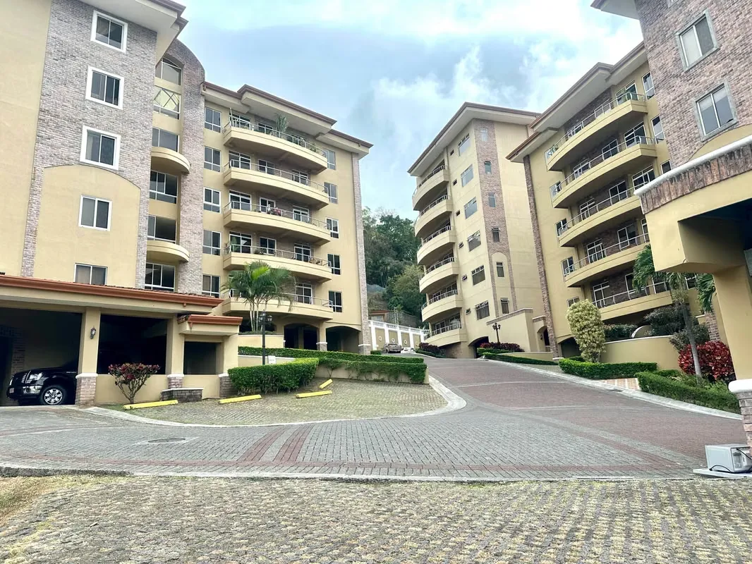 Apartment for rent with appliances in San Rafael de Escazú.