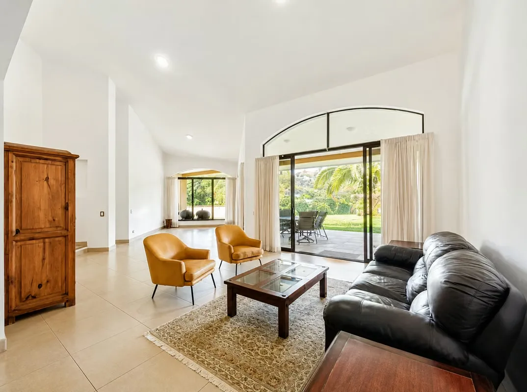 ALQULER DE CASA DE LUJO-LUXURY HOME CON LINEA BLANCA EN PIEDADES DE SANTA ANA