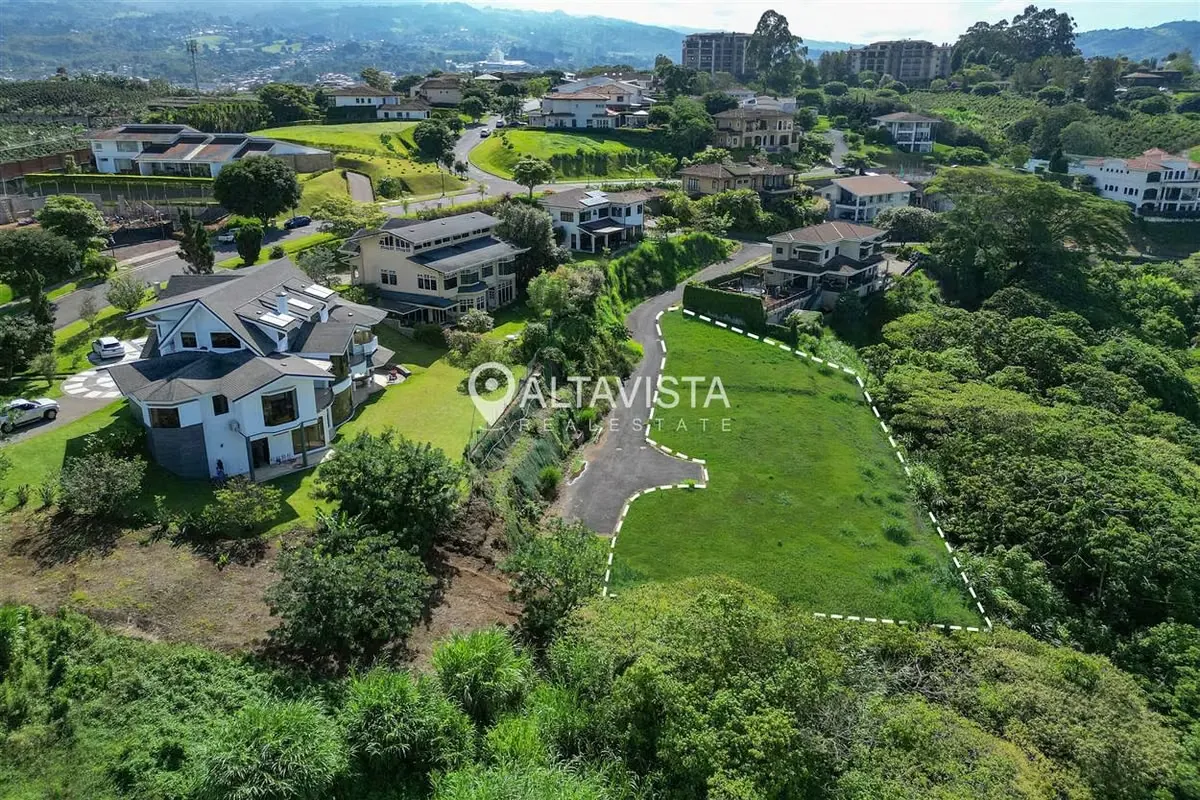 Lote en Venta Condominio Hacienda Gregal Curridabat Permite 2 Casas