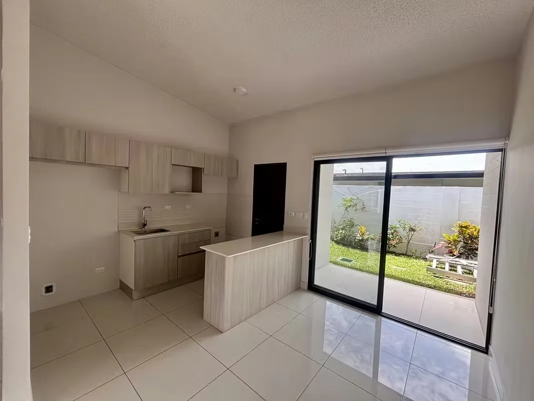 Lista para estrenar, en condominio en Lindora.