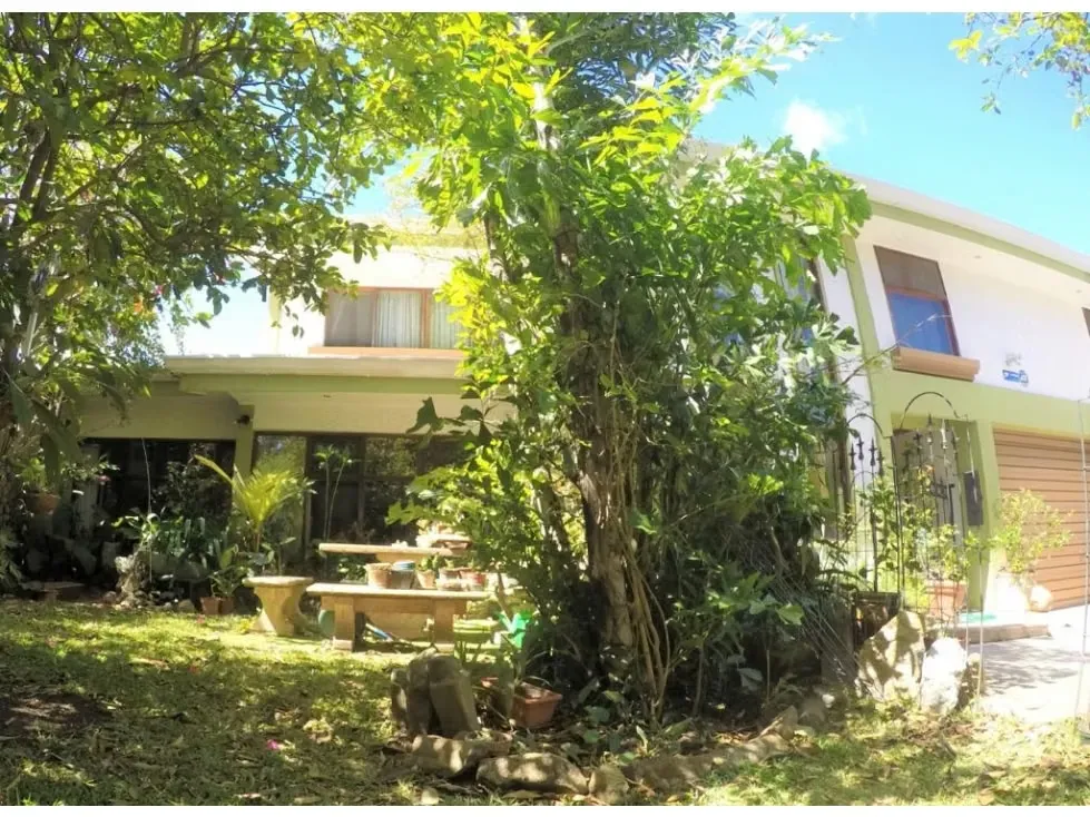 Casa en Venta de Dos Niveles en San Rafael de Escazu- 5PJG