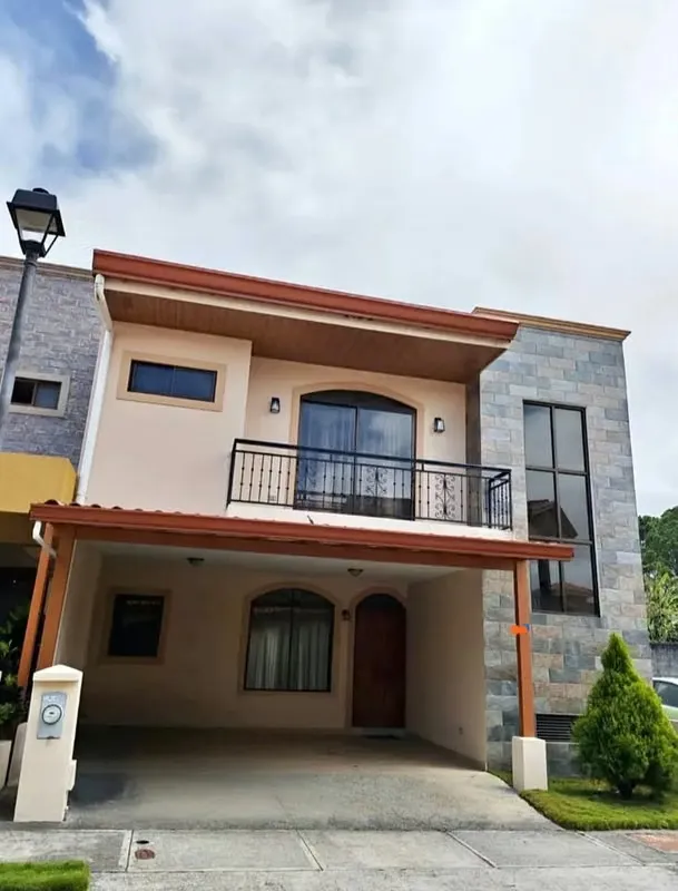IS SOLD HOUSE IN CONDOMINIUM STA TOMÀDE STA DOMUNGO DE HEREDIA