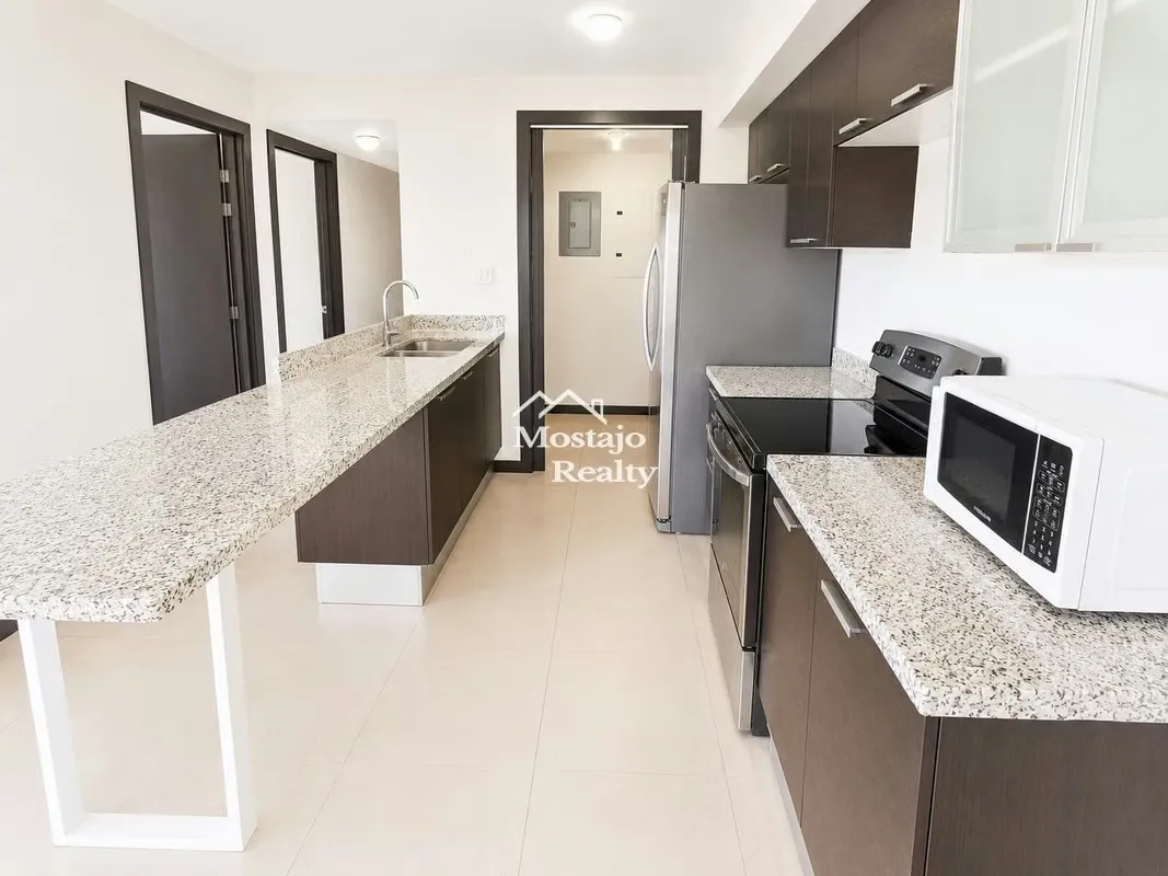 Apartment for Rent at Residencias Paradisus, Rohrmoser