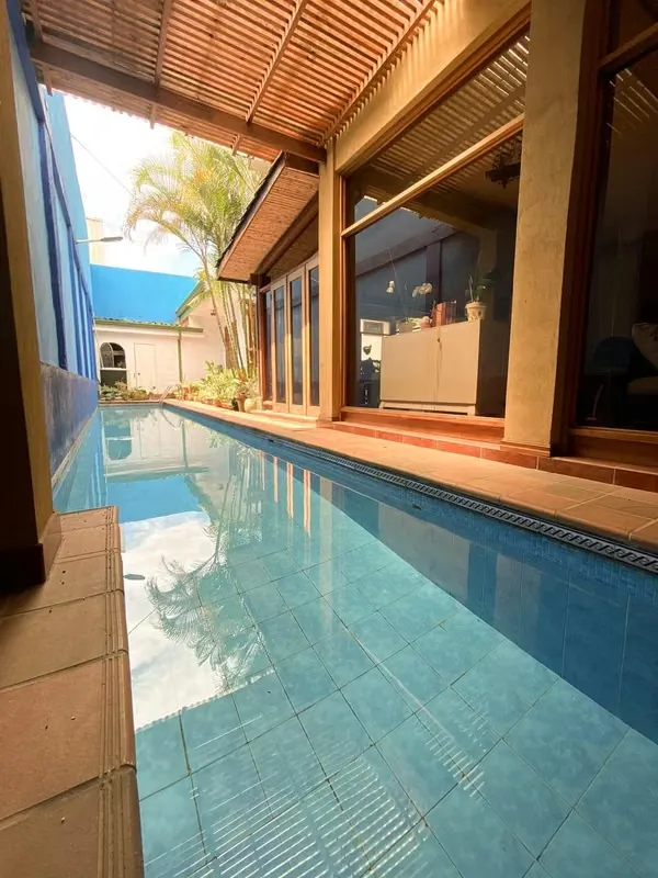 HOUSE WITH POOL, FOR SALE, IN CURRIDABAT. 33-295