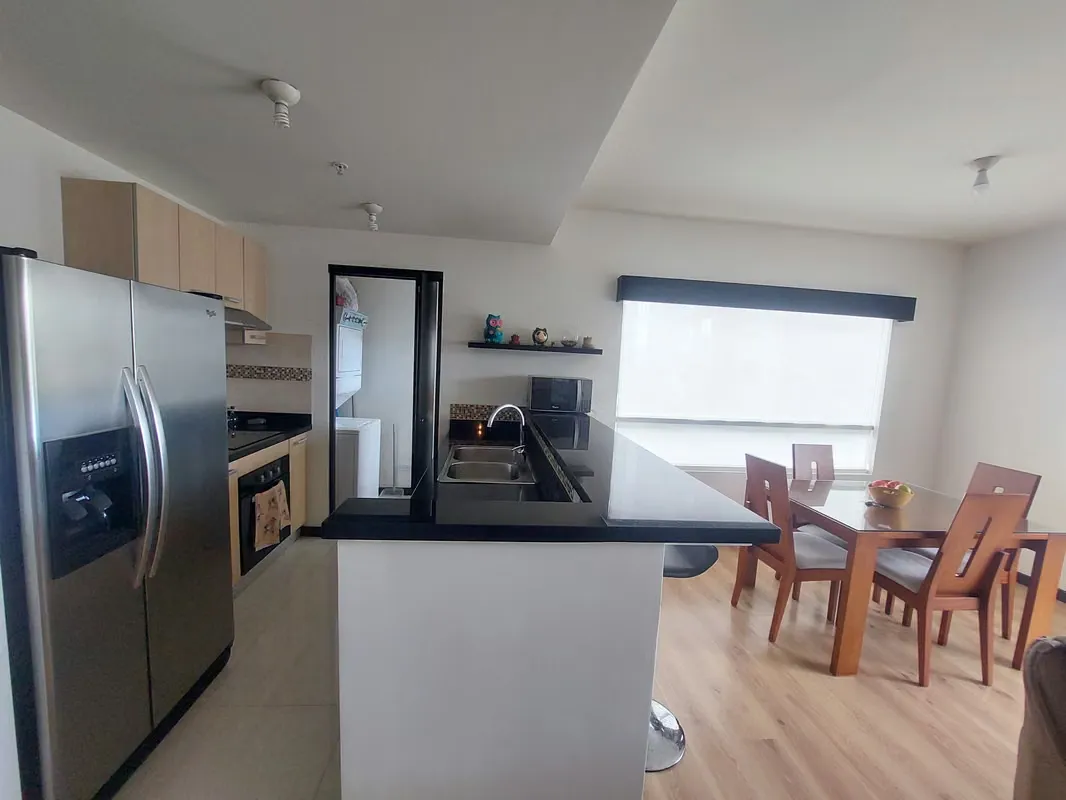 Venta de apartamento en La Sabana. Incluye la línea blanca!