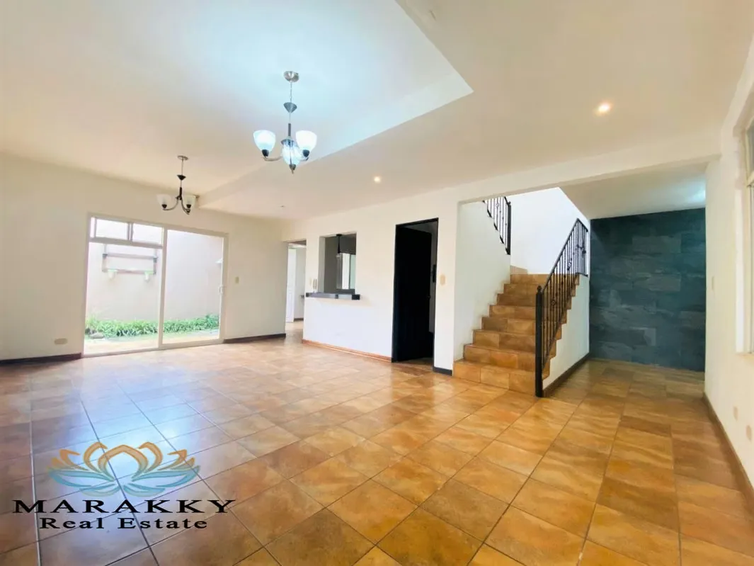 Casa en Venta con 3 Dormitorios, Guachipelín Norte, Escazú