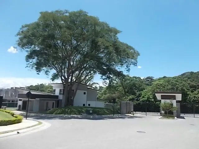 Bosques de Carao, Pozos, hermosa-amplia-lujo, L. Blanca, 4 hab, 3.5 baños, terraza, patio, rooftop.