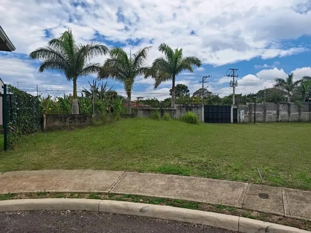 Se Vende Lote Condominio Santo Tomás, Santo Domingo de Heredia