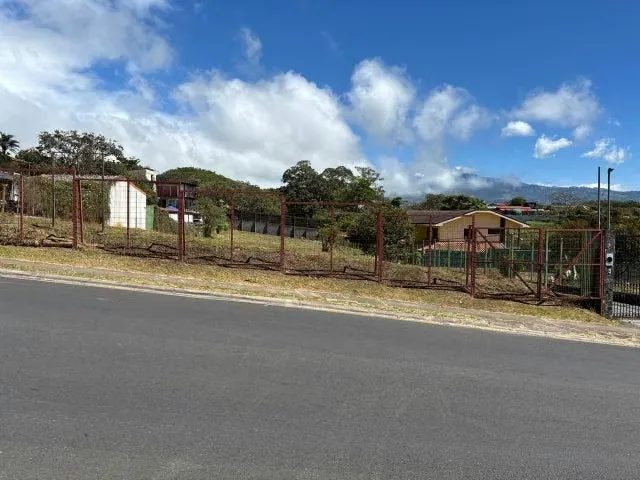 Venta de Lote en Santo Domingo-Heredia. 26-1241
