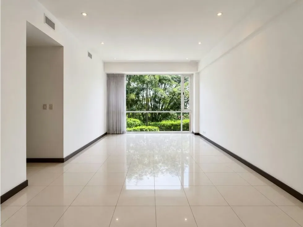 Alquiler de Exclusivo apartamento con excelente vista en Escazú