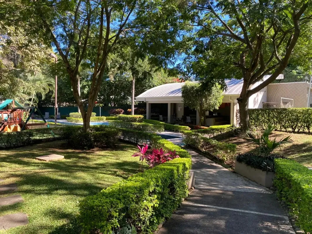 INVESTMENT APARTMENT FOR SALE – SANTA ANA