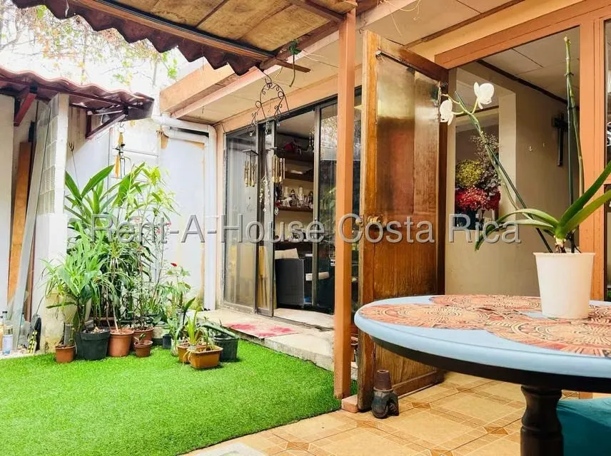 Venta de Casa con 3 habitaciones en Ulloa, Heredia. PRECIO REBAJADO