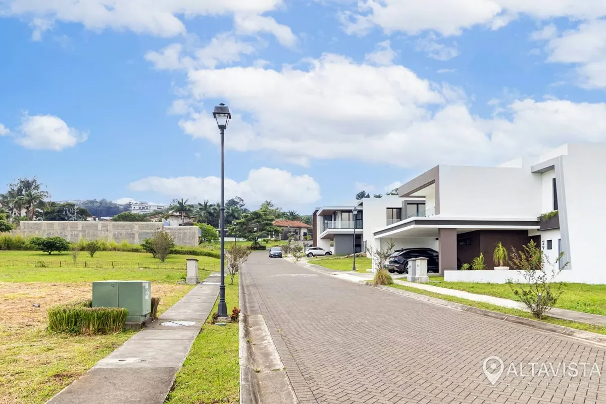 Lote en venta en Condominio Estancias de Guachipelín