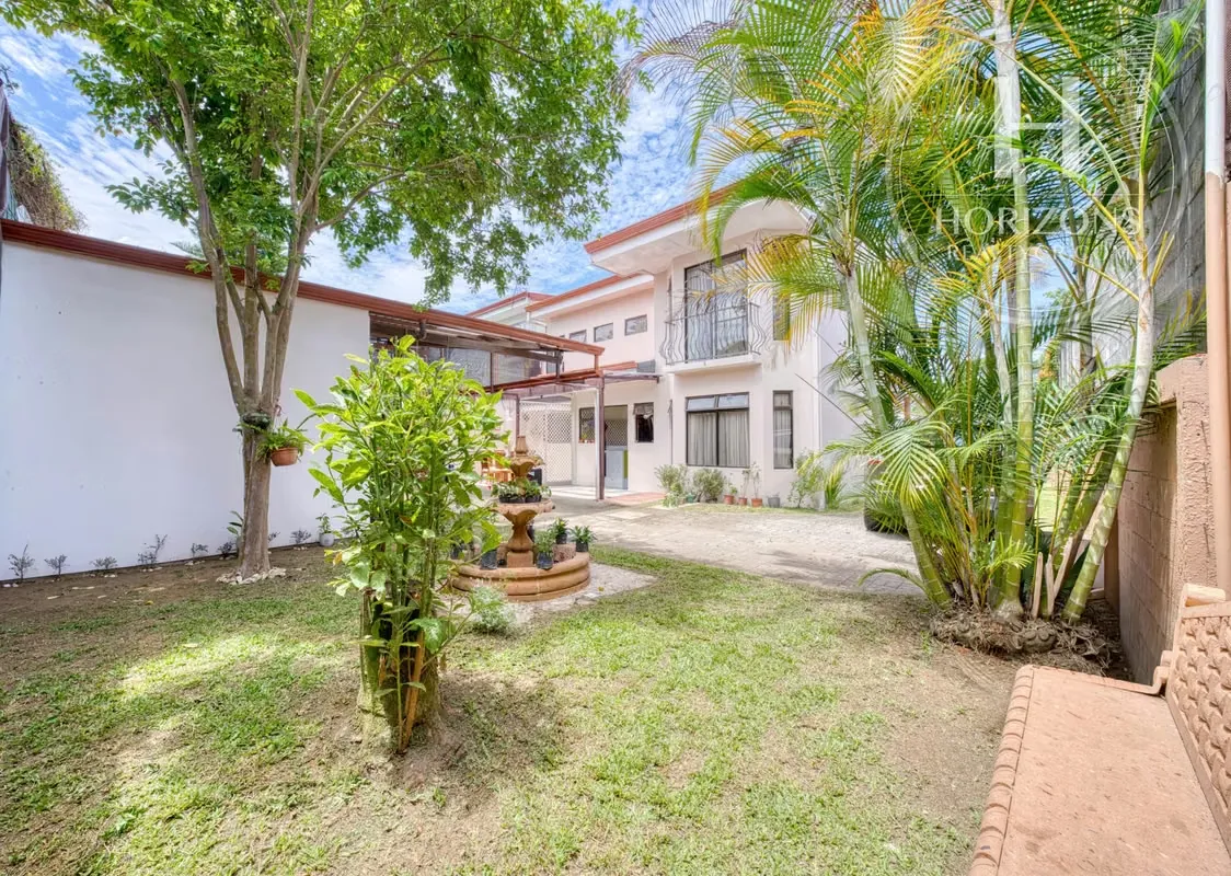 Casa en Venta en Residencial Bosques de Catalán en Granadilla NJA1388DM