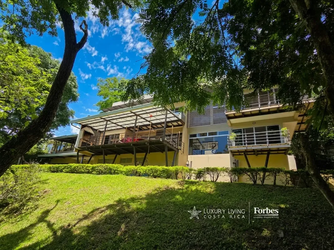Santa Ana remains one of the most sought-after areas of the Central Valley, prized for its climate, its ...