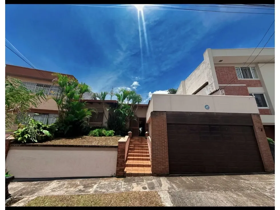 CASA EN VENTA EN ROHRMOSER