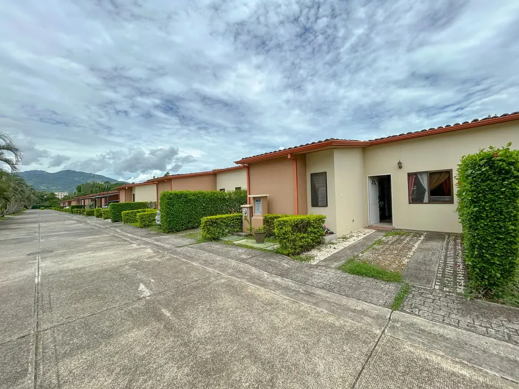 Casa en Venta en Terrazas del Oeste – Ideal para Vivir o Invertir
