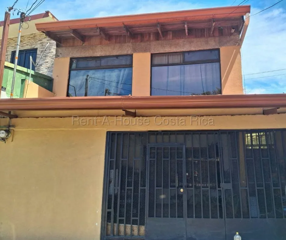 Venta casa 3 habitaciones con patio amplio y doble acceso #26-1529 GS