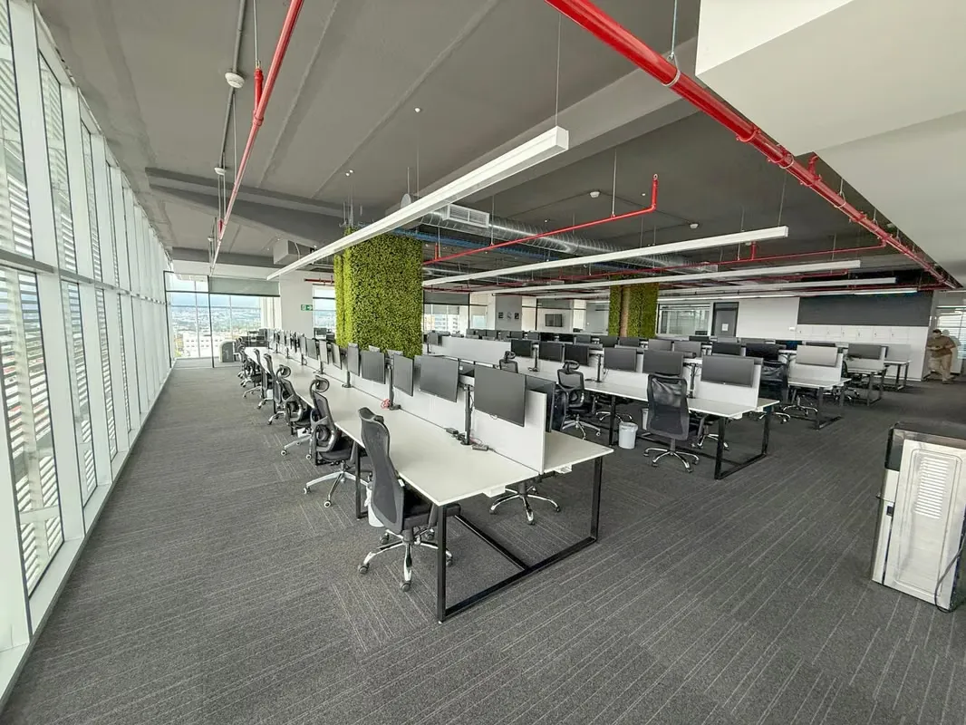 For Rent – Fully Remodeled Office at Oficentro Torre Cordillera, Rohrmoser, Pavas