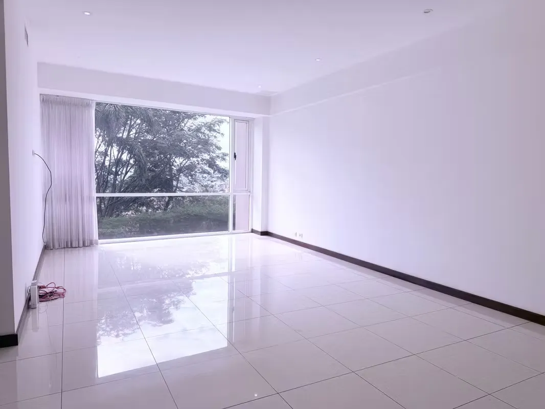 Se alquila apartamento en Condominio, Escazú AVL