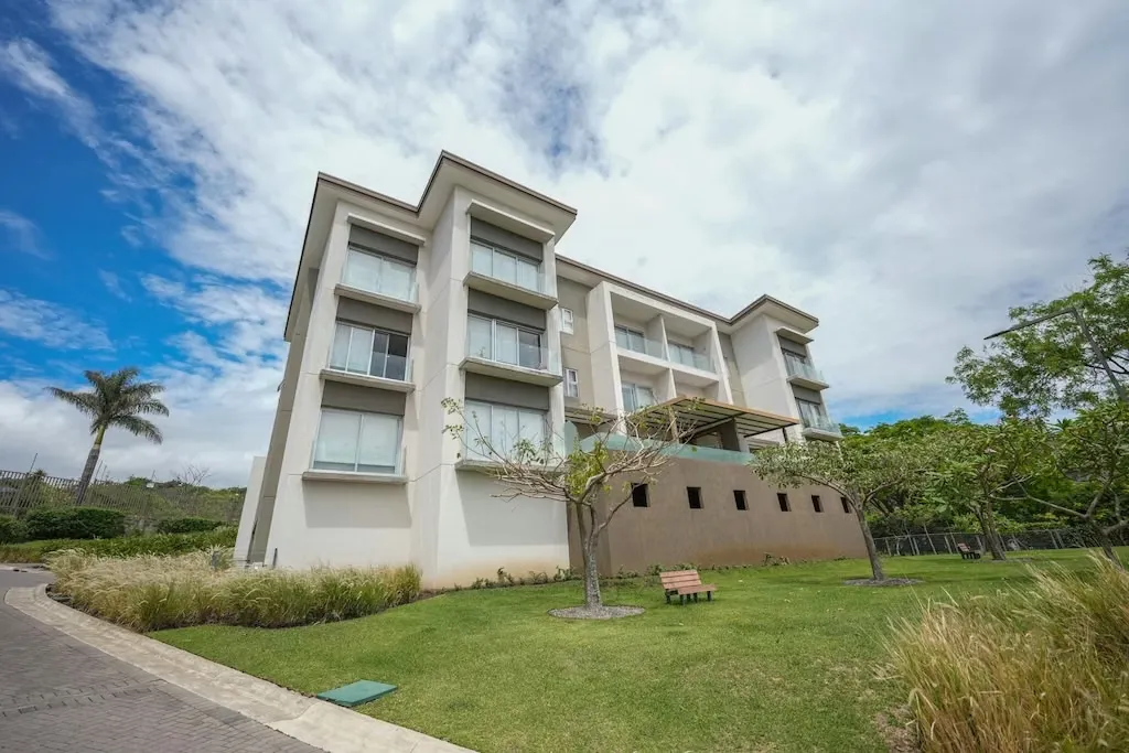 ALQUILER DE APARTAMENTO EN DUKANA GUACHIPELIN , ESCAZÚ