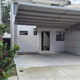 Casa de habitación 2 plantas: sala, cocina, comedor, área de pilas, tendido, patio, 3 dormitorios, 2.5 baños, garaje para 2 ...