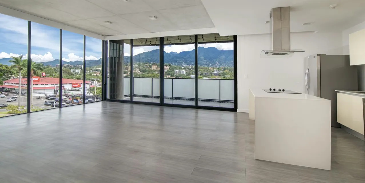 Apartamento Esquinero con Vistas en Escazú Village