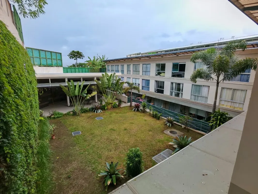 Descubra este moderno apartamento ubicado en Condominio Punto Cedros, Sabanilla, una excelente oportunidad para ...